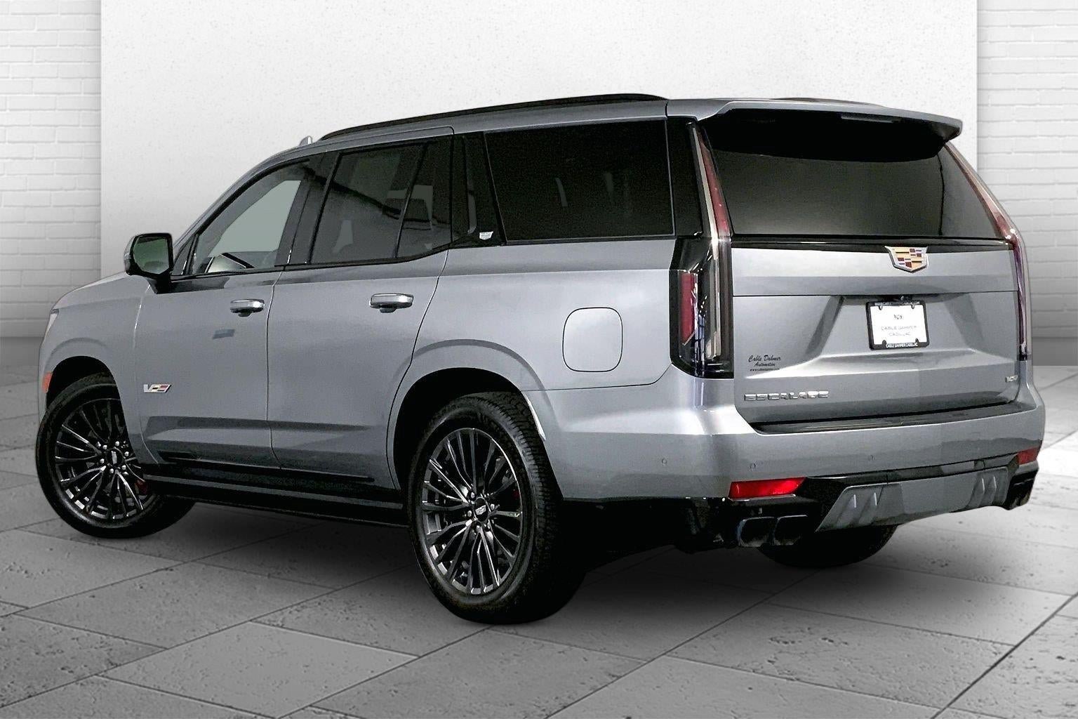 Used 2023 Cadillac Escalade V AWD/4WD image 11