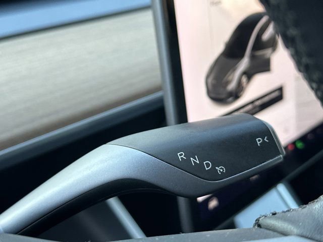 Used 2020 Tesla Model 3 Performance image 32