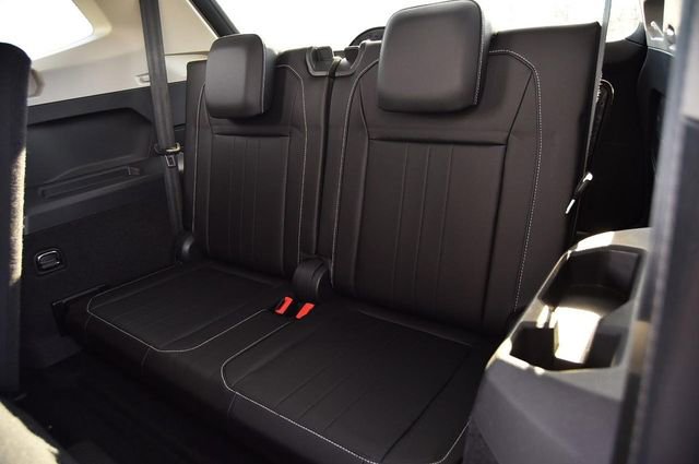 Certified 2023 Volkswagen Tiguan SE image 24