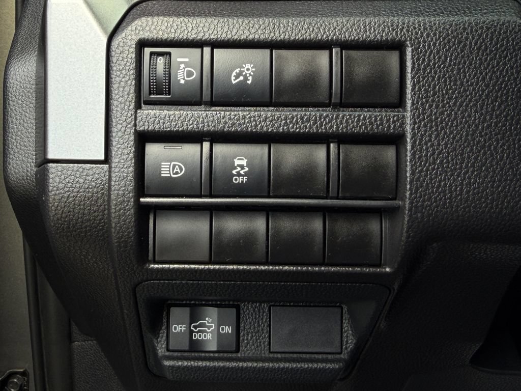 Used 2025 Toyota Tacoma TRD Sport AWD/4WD image 23