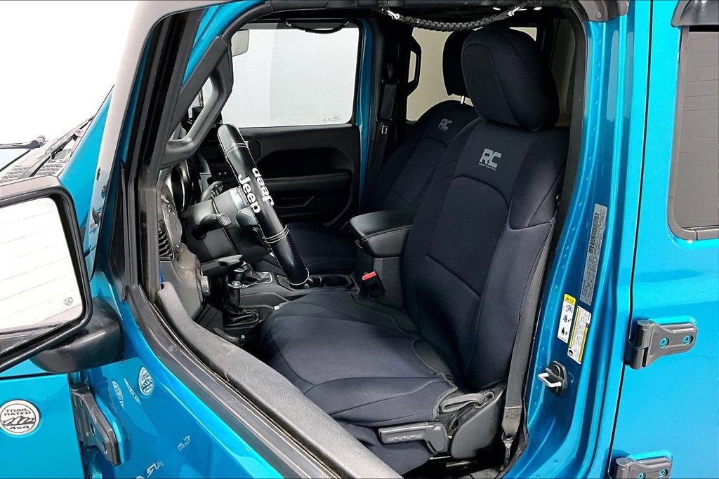 Used 2020 Jeep Wrangler Unlimited Sahara image 33