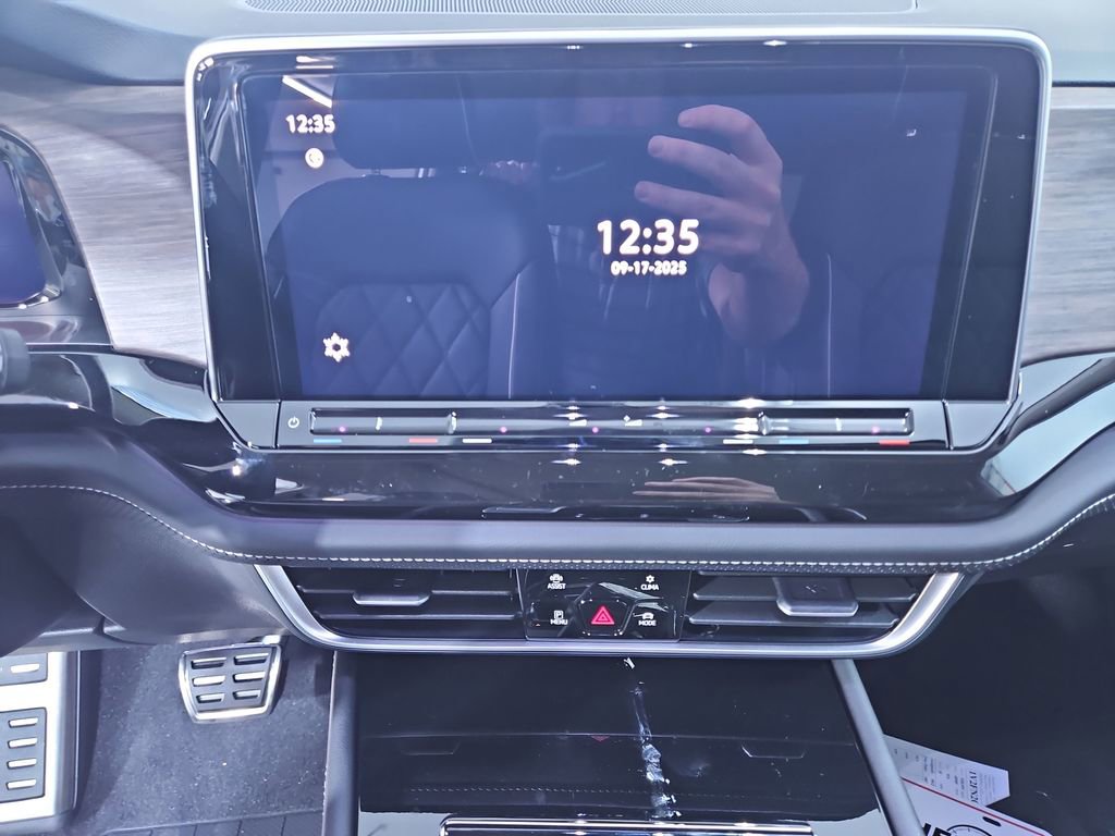 New 2026 Volkswagen Atlas SEL Premium R-Line image 18