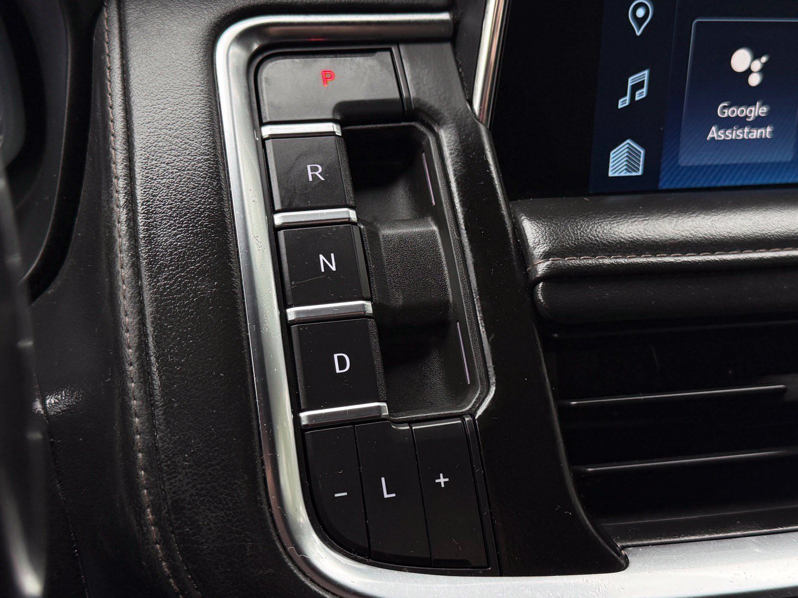 Used 2022 Chevrolet Suburban High Country AWD/4WD image 31