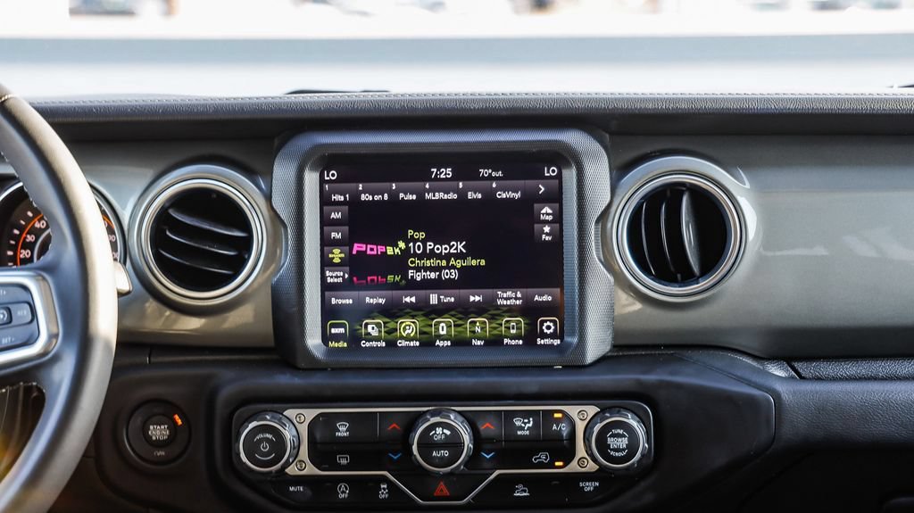 Used 2023 Jeep Wrangler Unlimited Sahara AWD/4WD image 17