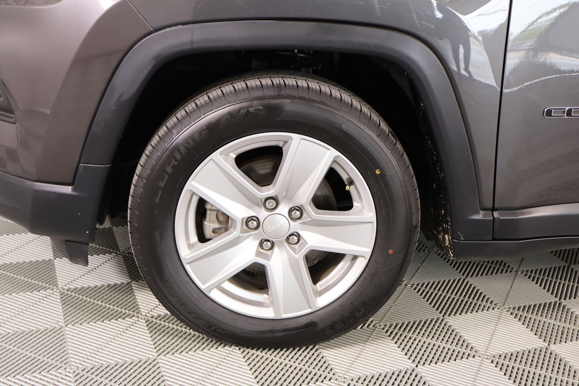 Used 2022 Jeep Compass Latitude w/ Convenience Group FWD image 16