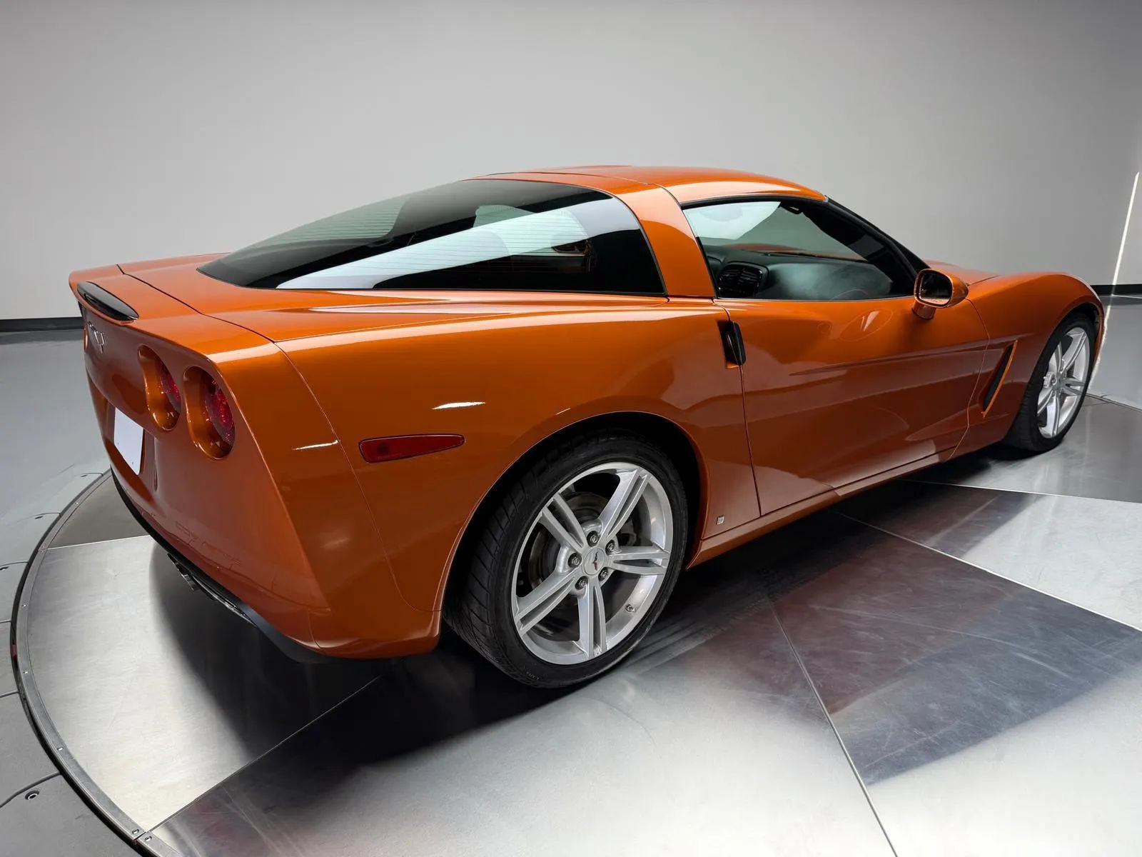 Used 2008 Chevrolet Corvette Coupe RWD image 2