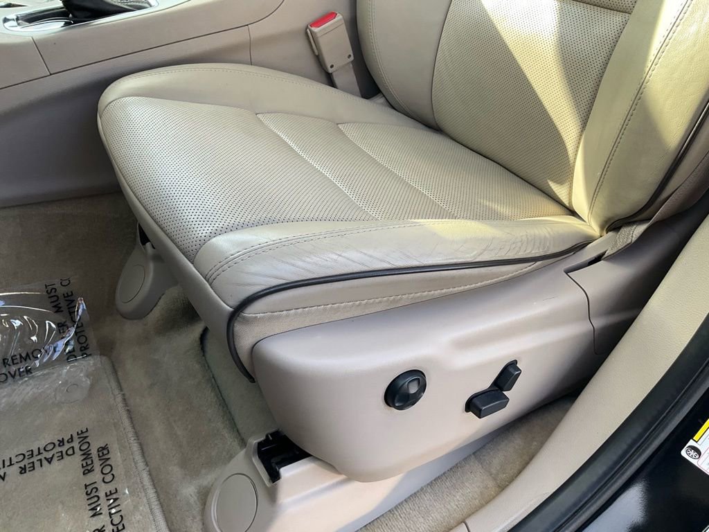 Used 2016 Jeep Grand Cherokee Overland image 16