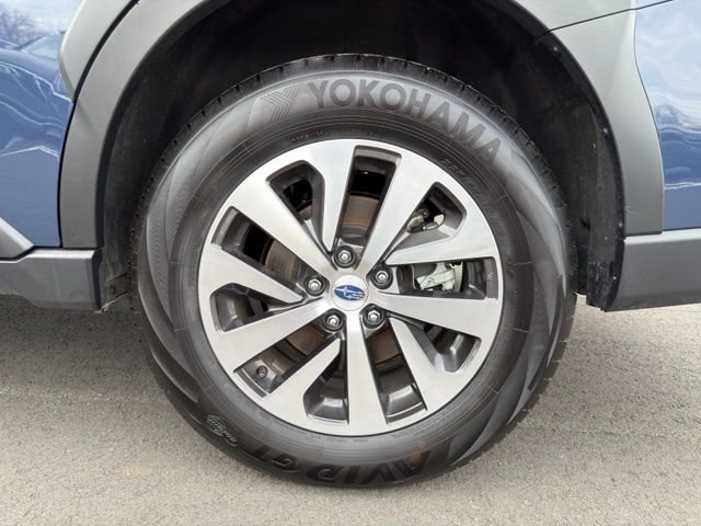 Used 2025 Subaru Outback Premium image 28