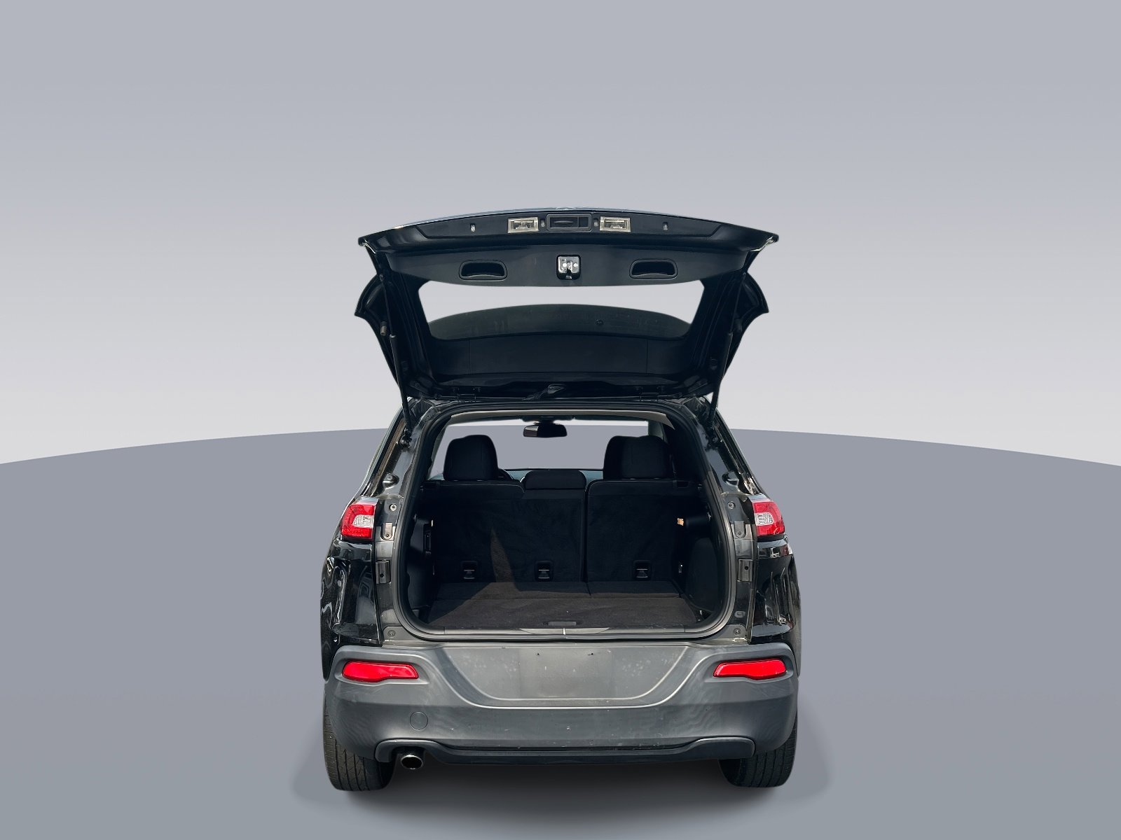 Used 2016 Jeep Cherokee Latitude image 5