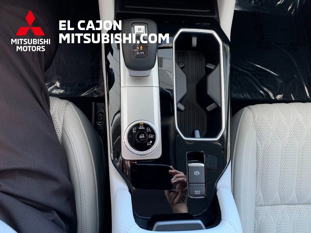 New 2025 Mitsubishi Outlander SEL image 20