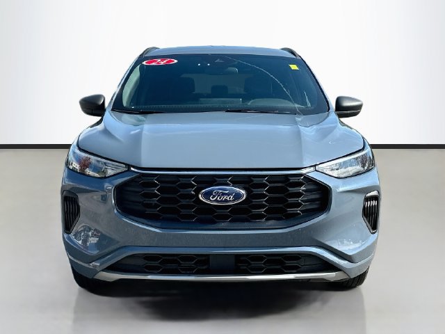 Used 2024 Ford Escape ST-Line w/ Tech Pack #1 AWD/4WD image 3
