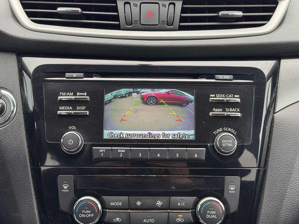 Used 2015 Nissan Rogue SV FWD image 4