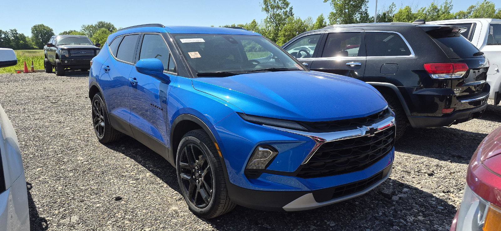 Used 2024 Chevrolet Blazer LT w/ Convenience Package AWD/4WD image 2