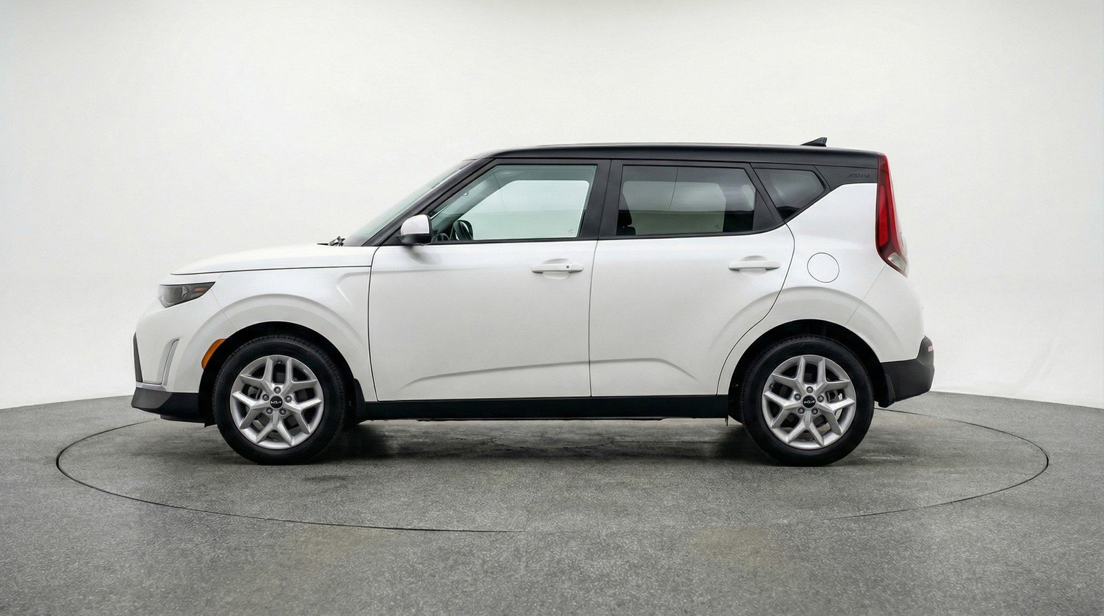 Used 2025 Kia Soul LX w/ LX Technology Package image 5