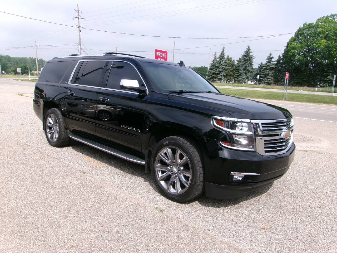 Used 2015 Chevrolet Suburban LTZ AWD/4WD image 3