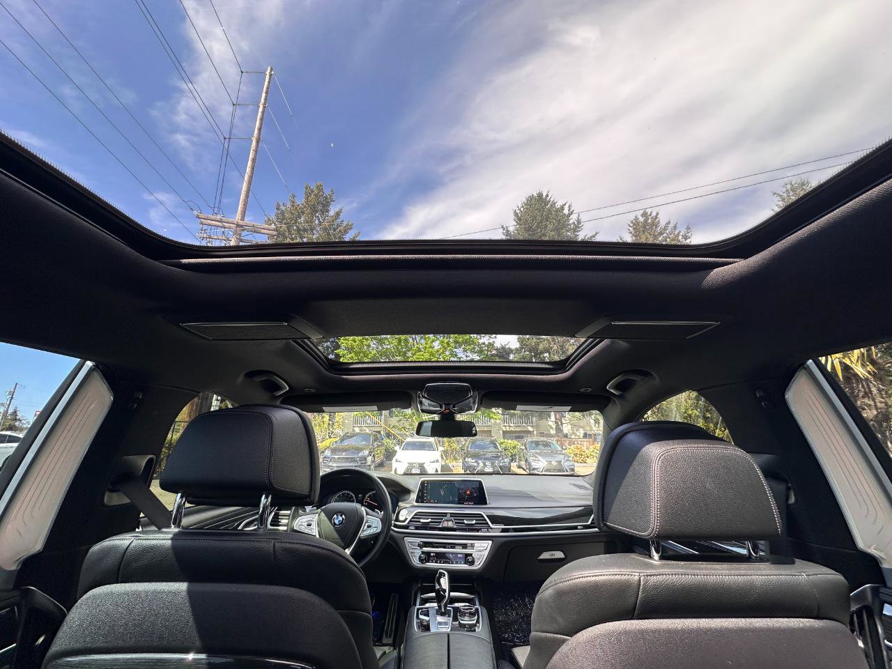 Used 2019 BMW 740i w/ Executive Package RWD image 40