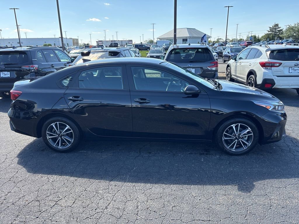 Used 2023 Kia Forte LXS w/ LXS Technology Package image 2