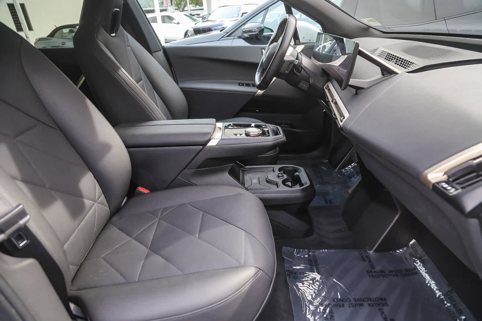 Used 2023 BMW iX xDrive50 w/ Sport Package image 13