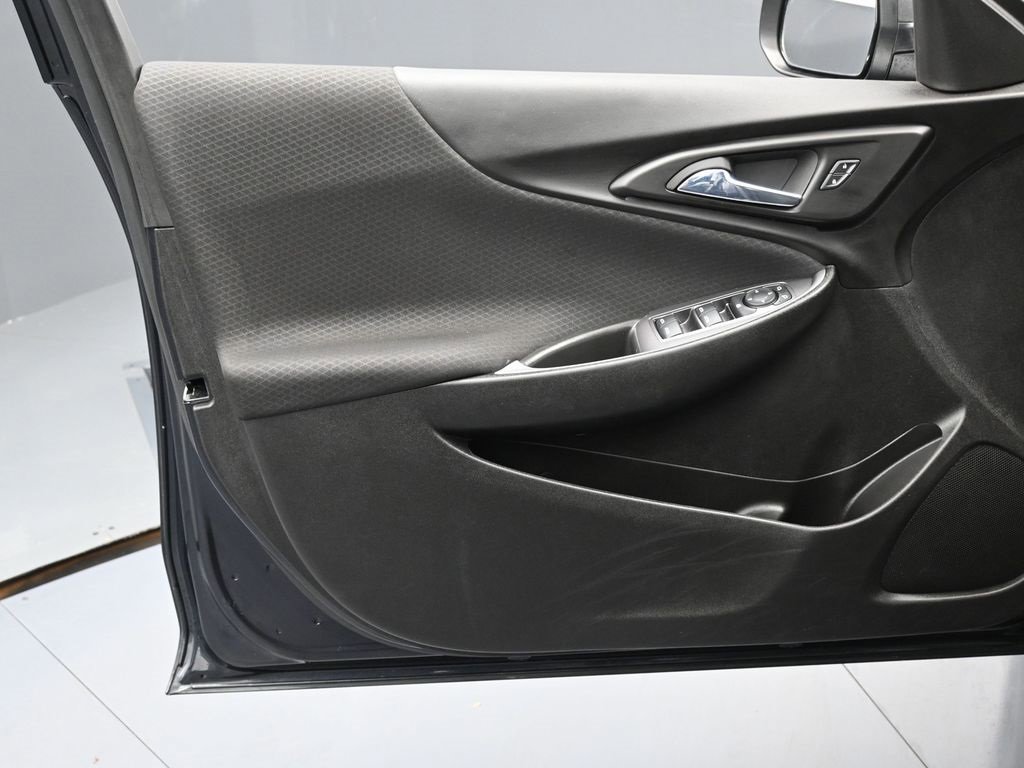 Used 2023 Chevrolet Malibu LS image 34