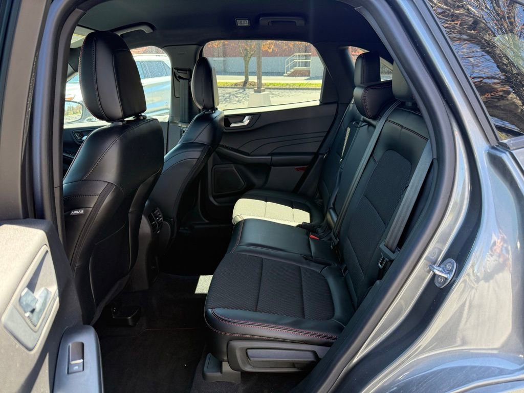 Certified 2023 Ford Escape ST-Line w/ Tech Pack #1 AWD/4WD image 19
