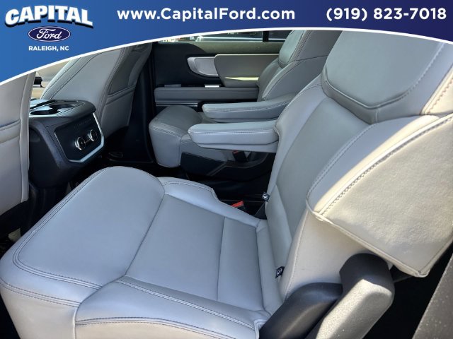 Certified 2025 Ford Expedition Active AWD/4WD image 18