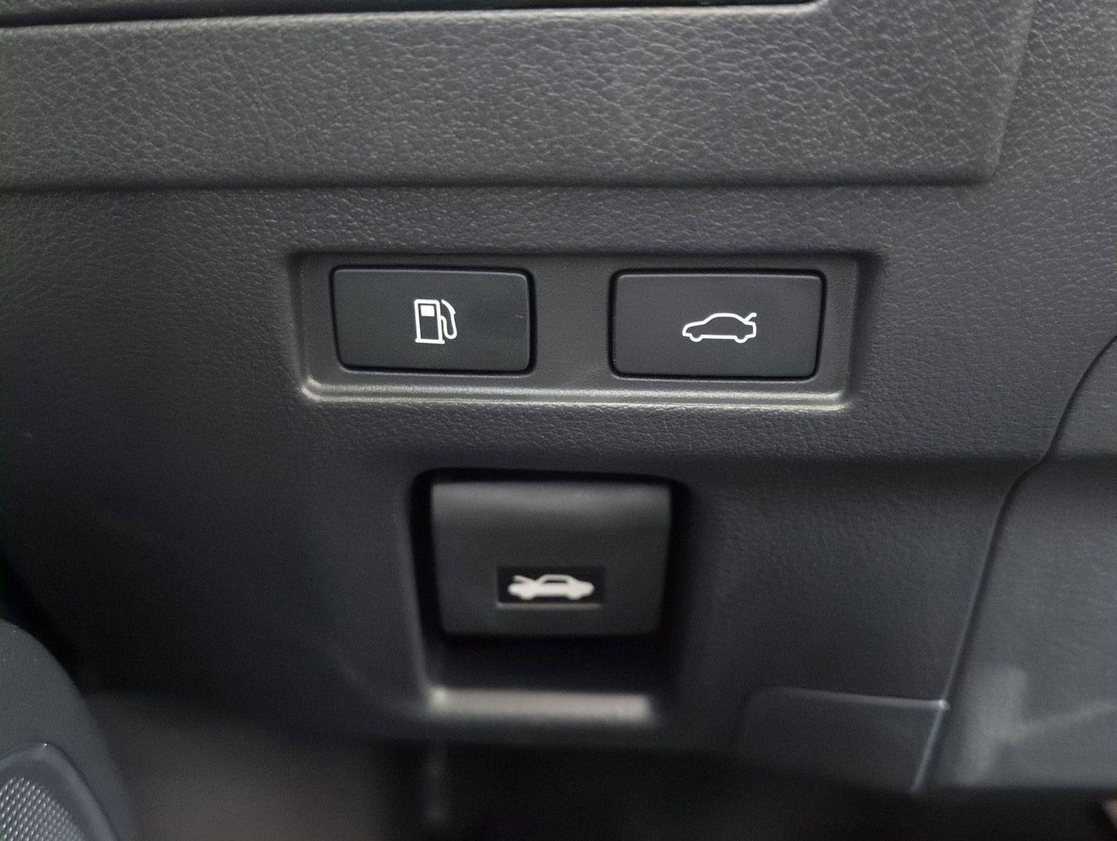 Certified 2025 Lexus ES 300h w/ Premium Package image 20