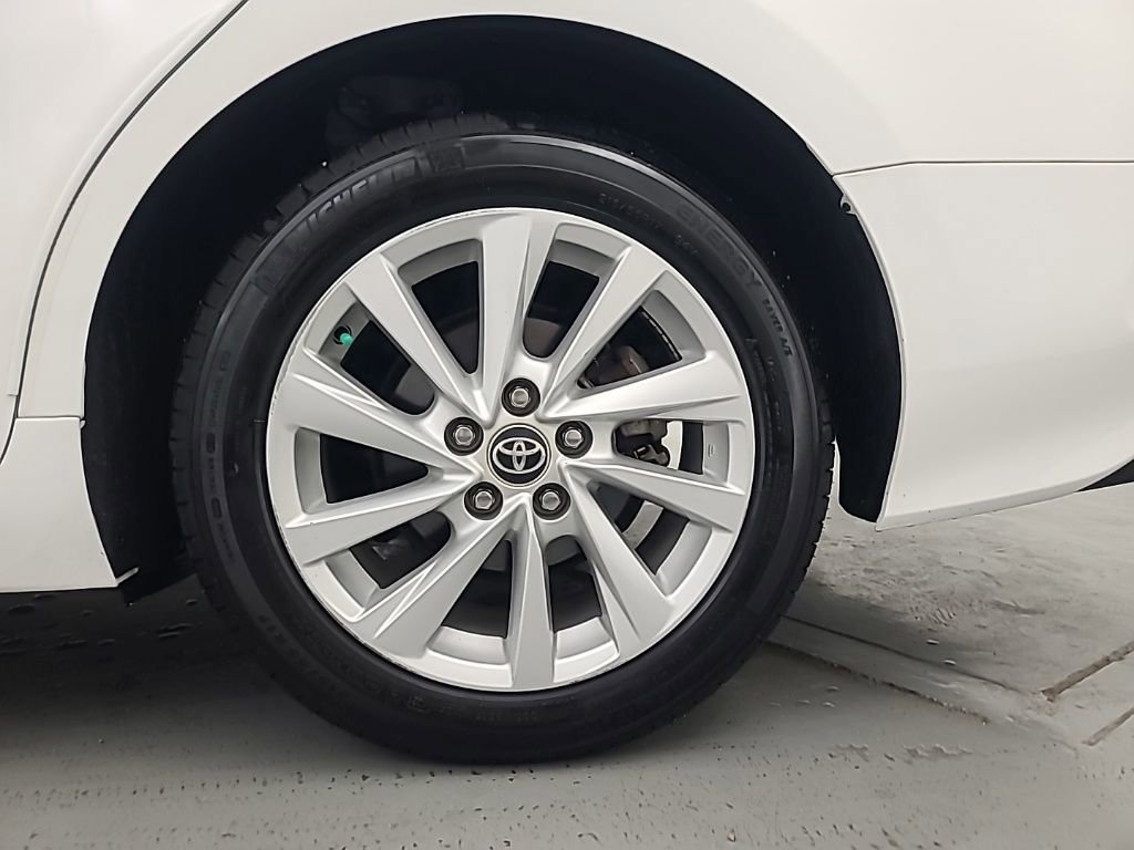 Used 2021 Toyota Camry LE image 11