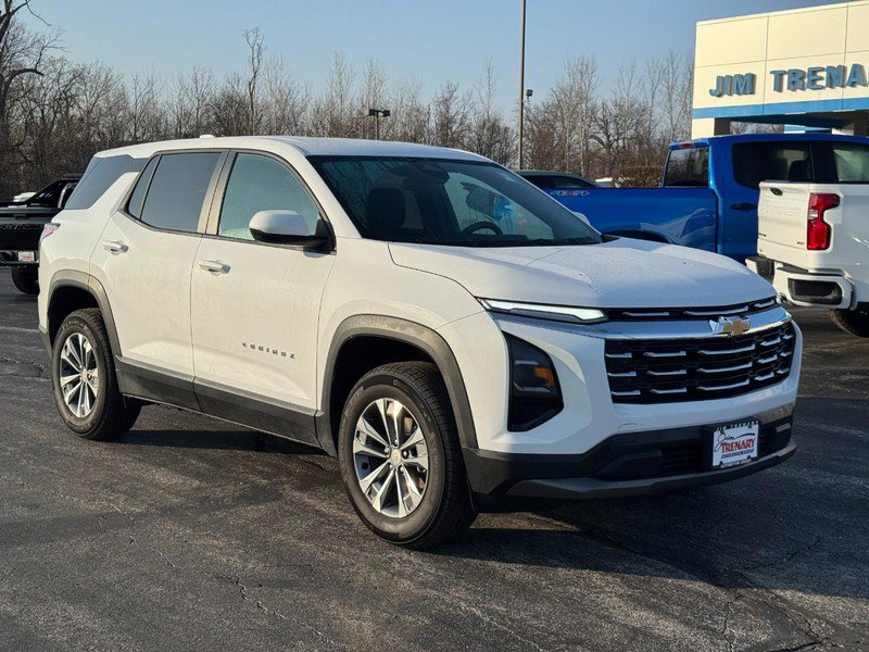 Used 2026 Chevrolet Equinox LT image 2