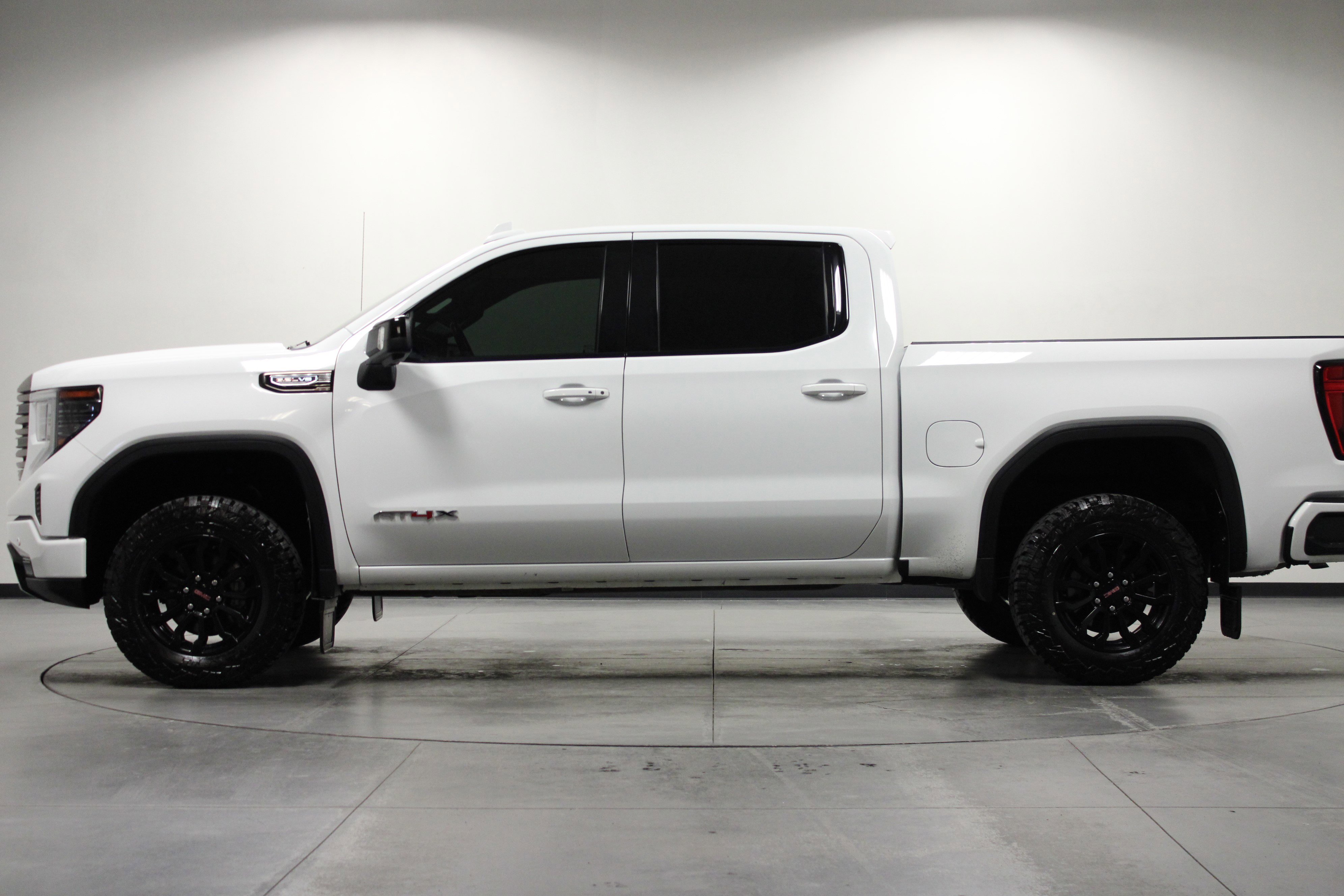 Used 2022 GMC Sierra 1500 AT4X image 7