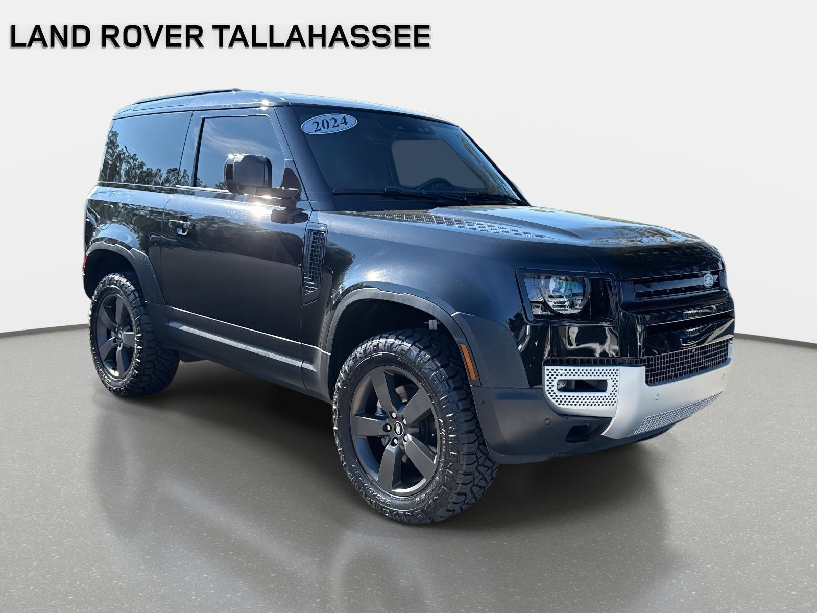 Used 2024 Land Rover Defender 90 S image 3