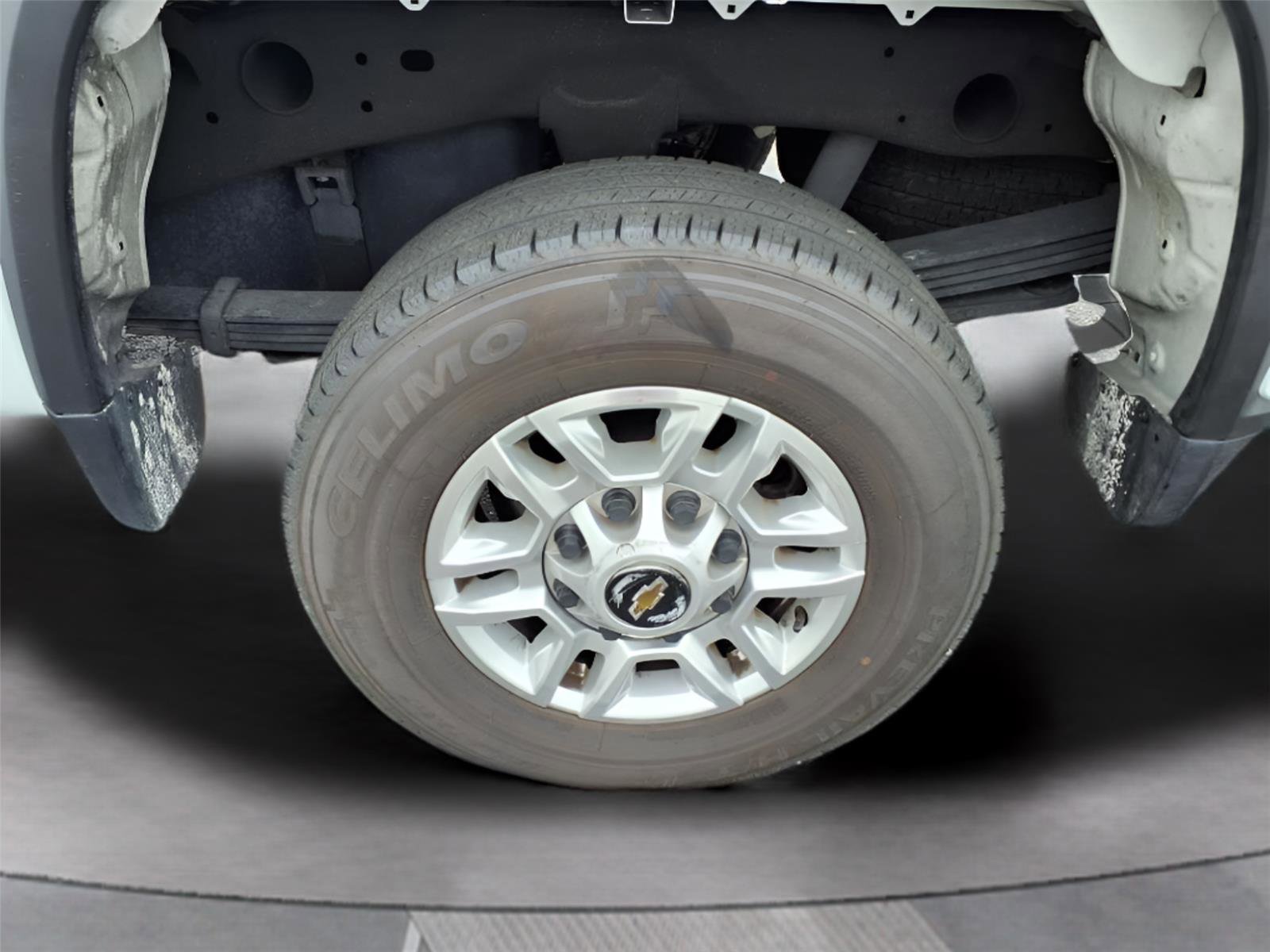 Used 2024 Chevrolet Silverado 2500 LT image 2