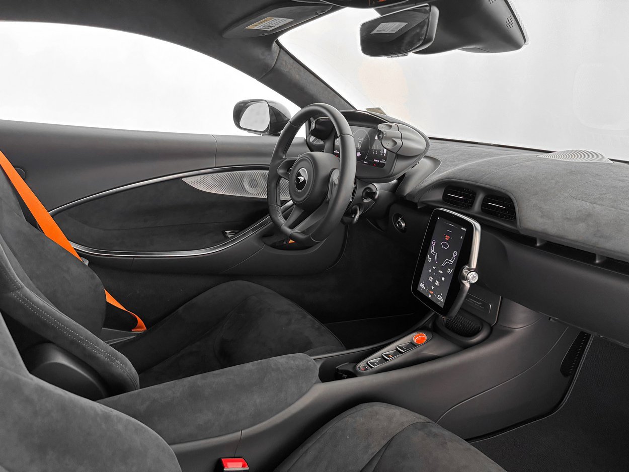 New 2025 McLaren Artura image 22