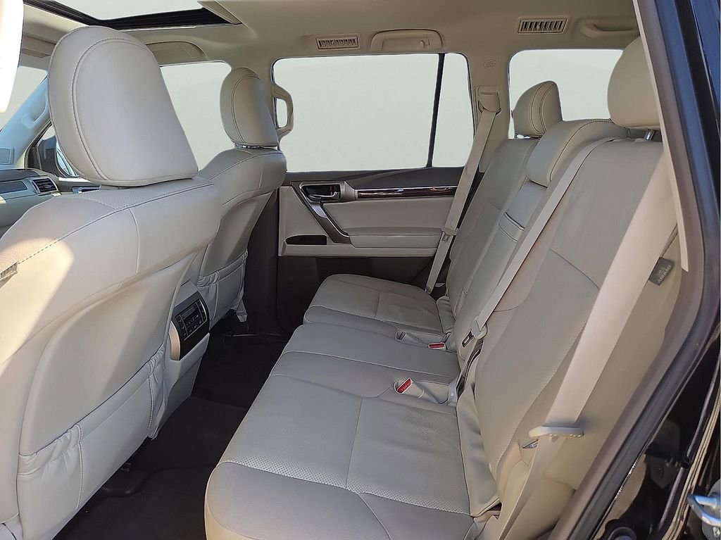 Used 2019 Lexus GX 460 Premium w/ Premium Package image 11