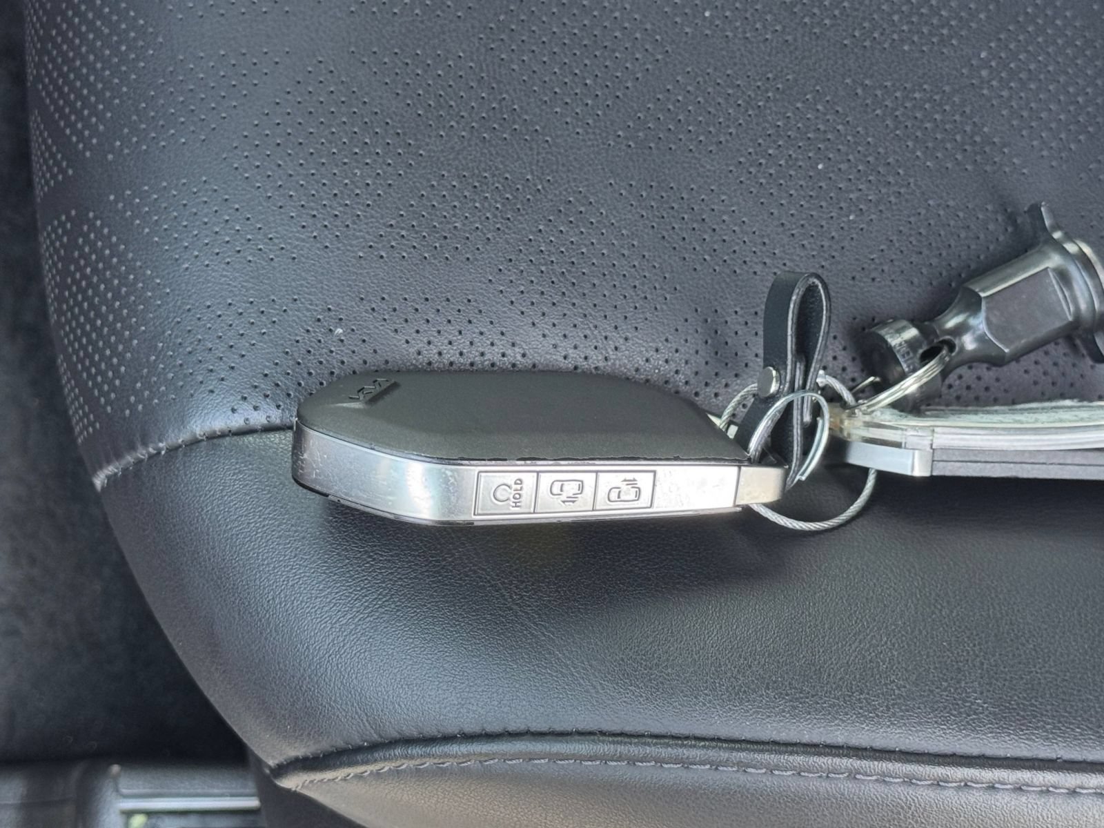 Used 2026 Kia Carnival FWD image 26