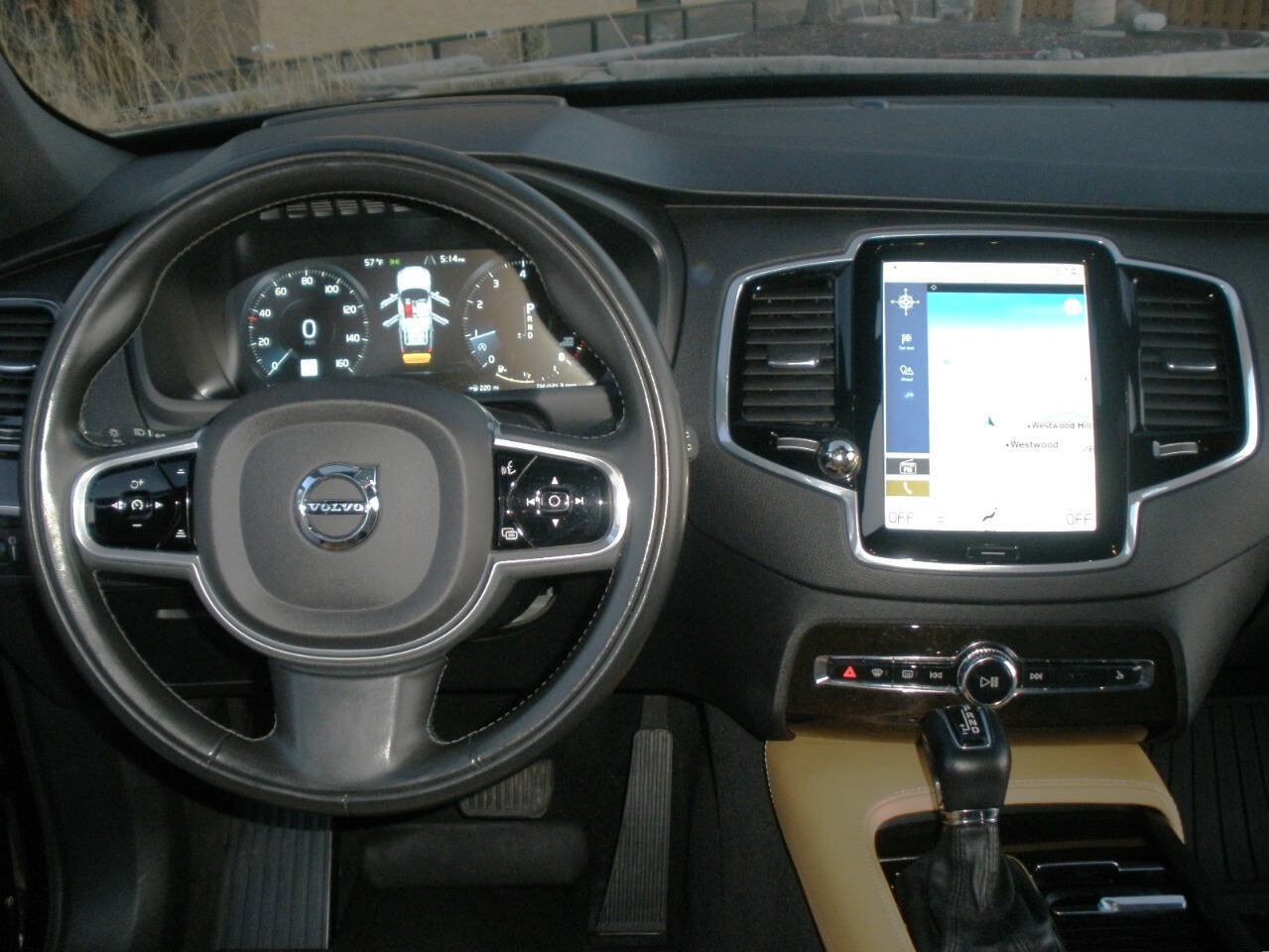 Used 2018 Volvo XC90 T6 Momentum w/ Convenience Package image 36