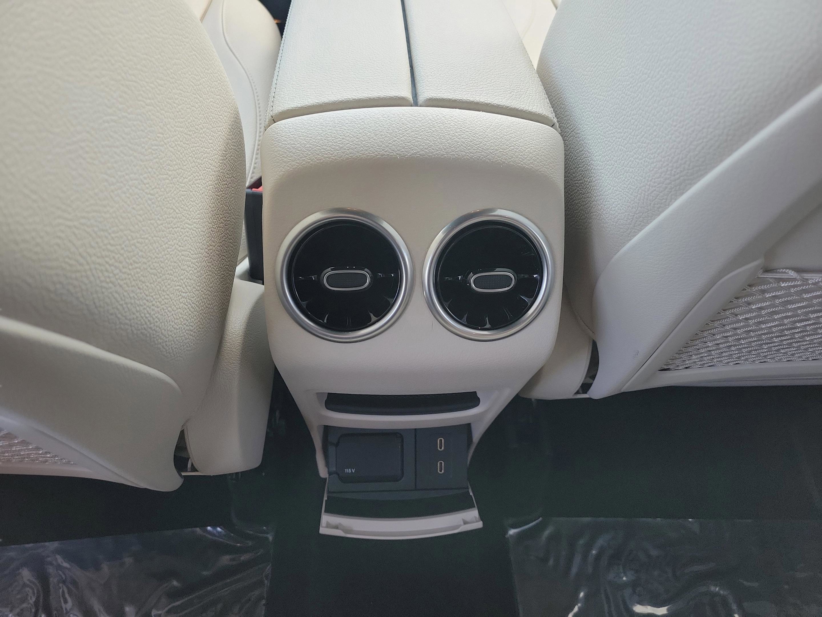 Certified 2025 Mercedes-Benz GLA 250 4MATIC image 16