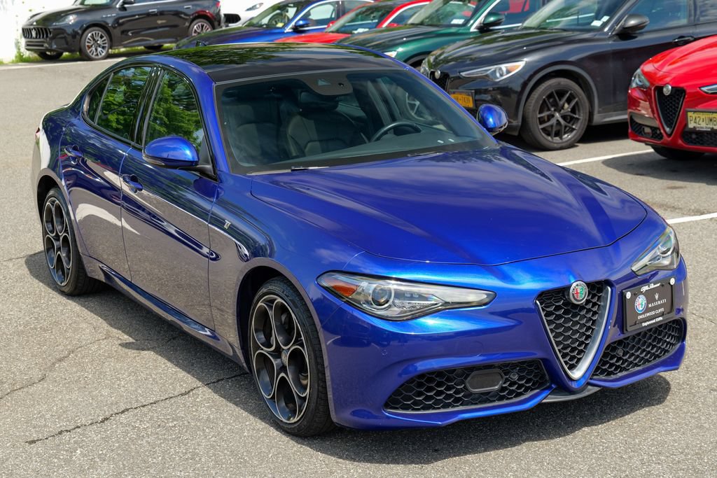 Used 2022 Alfa Romeo Giulia Ti AWD/4WD image 9