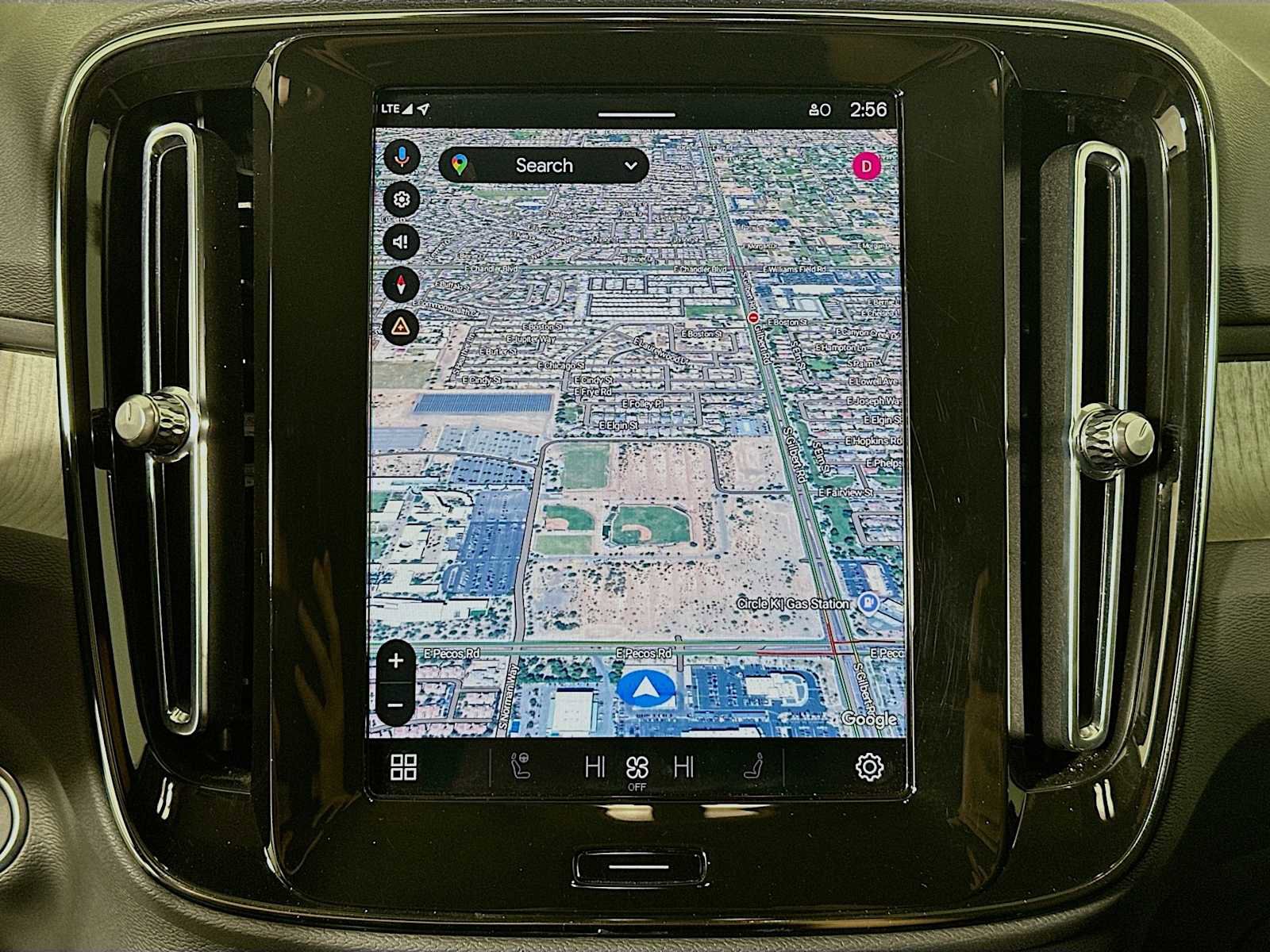 Used 2023 Volvo XC40 B4 Core w/ Convenience Package image 14