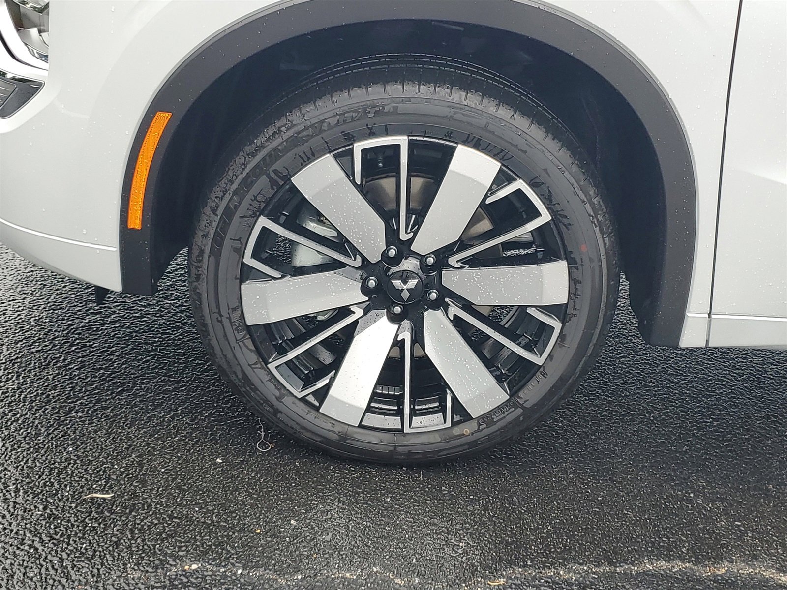 New 2025 Mitsubishi Outlander SEL image 32