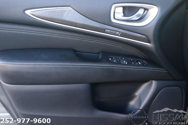 Used 2019 INFINITI QX60 Luxe w/ Essential Package image 11