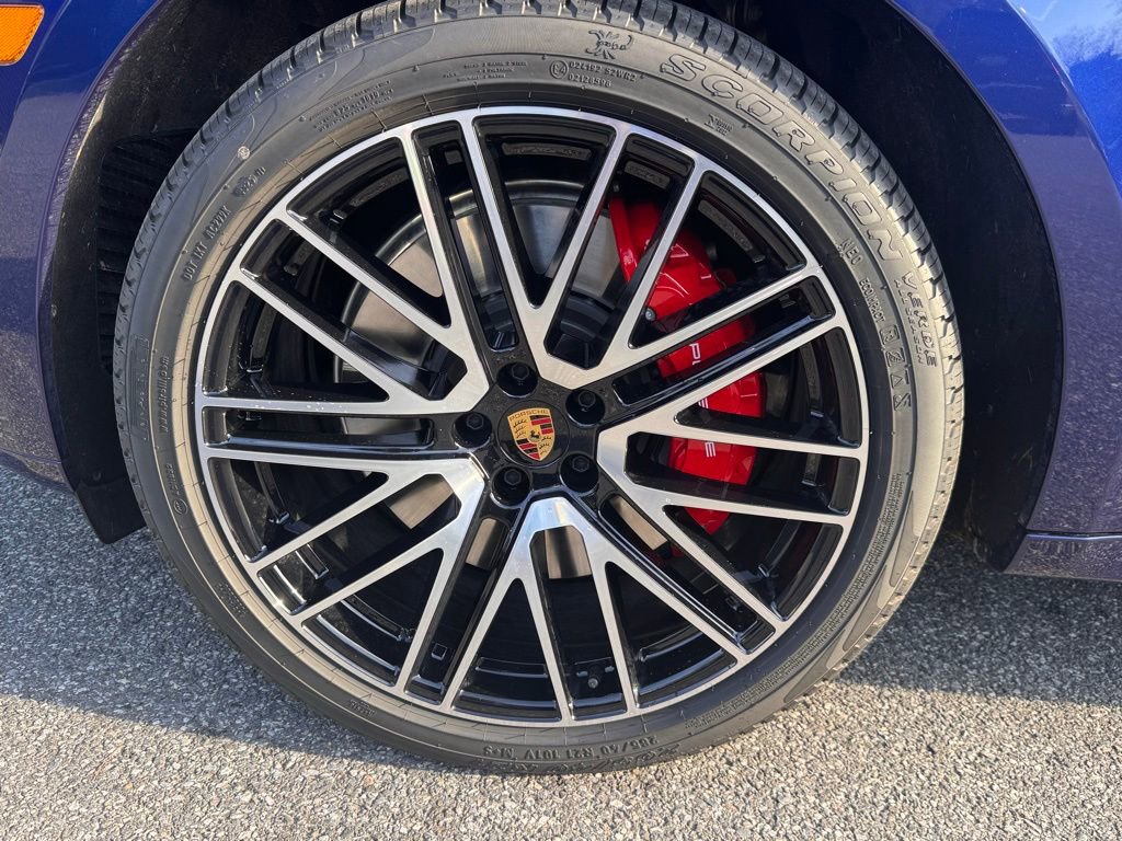 Certified 2026 Porsche Macan GTS image 29