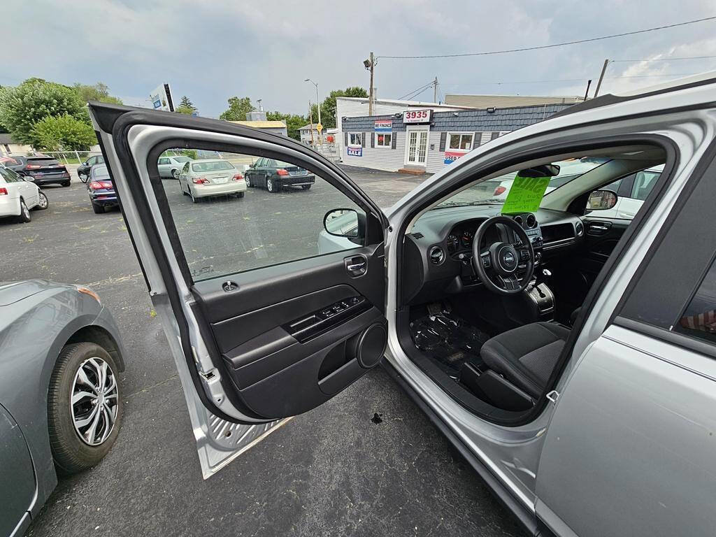 Used 2013 Jeep Compass Sport image 4