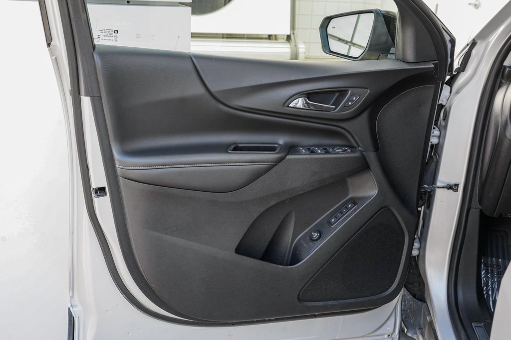 Used 2020 Chevrolet Equinox Premier w/ Premier Redline Edition image 9