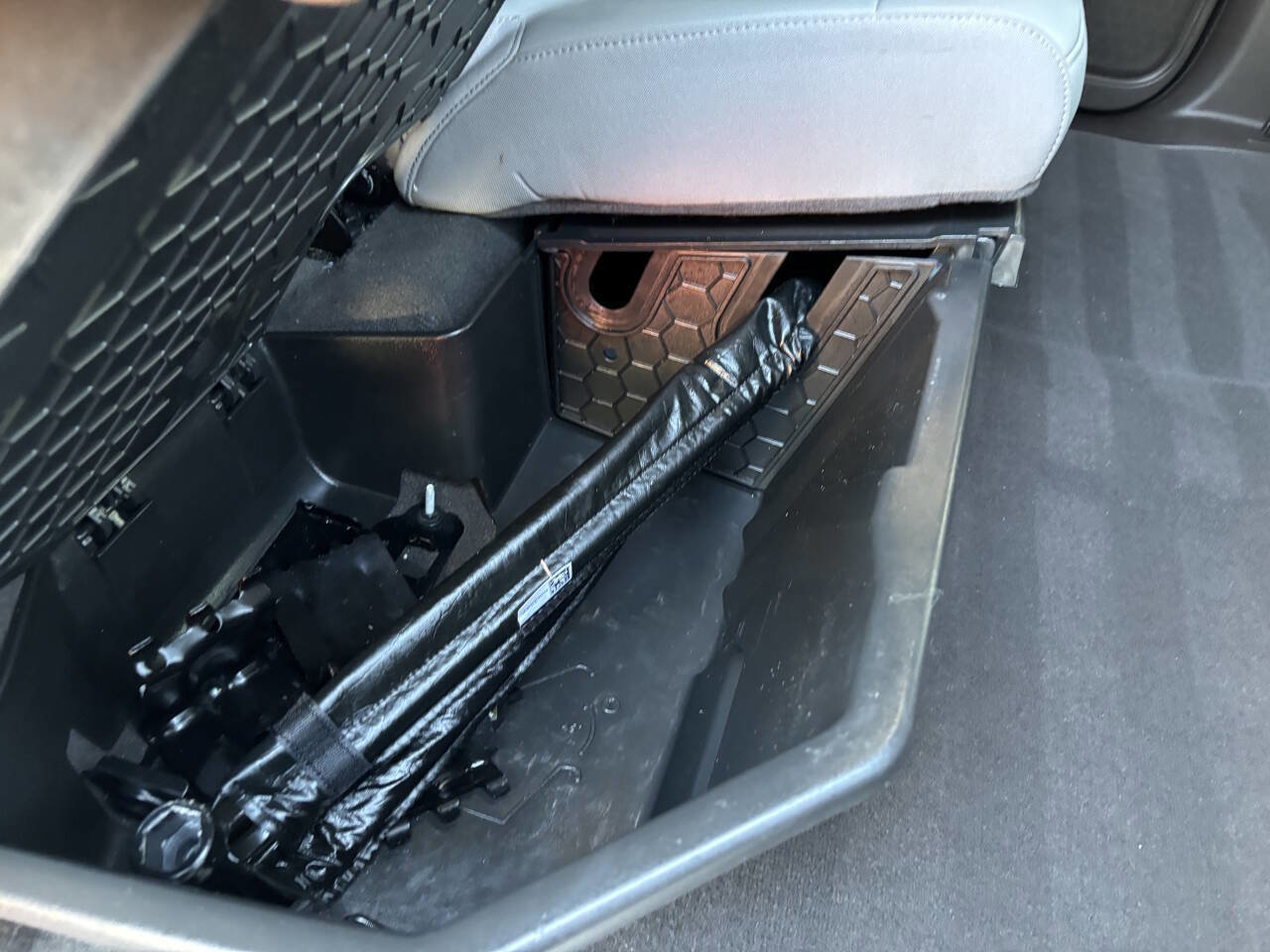 Used 2021 GMC Sierra 1500 SLT image 32