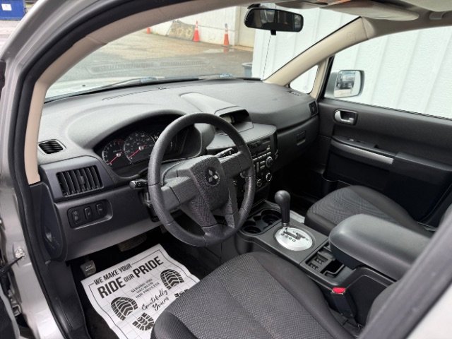 Used 2011 Mitsubishi Endeavor LS image 13