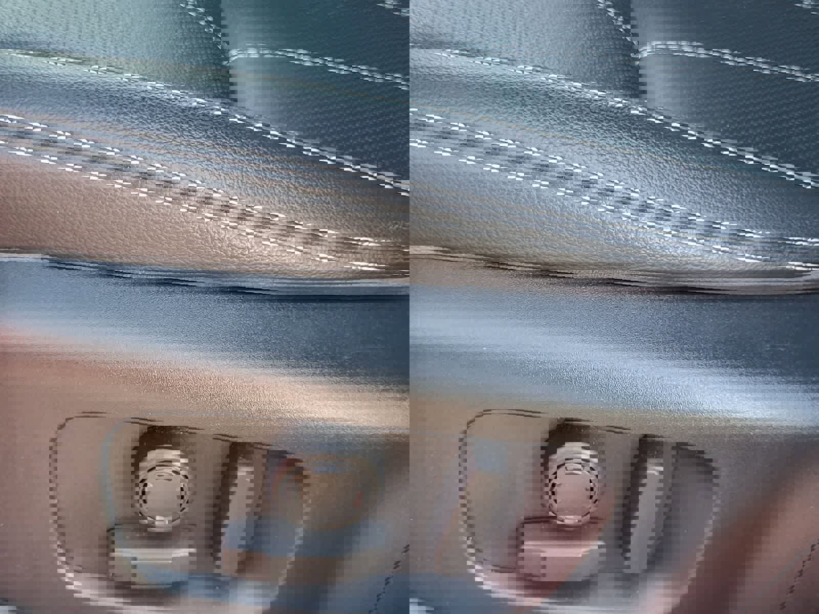 Used 2020 Land Rover Range Rover Velar R-Dynamic S image 14