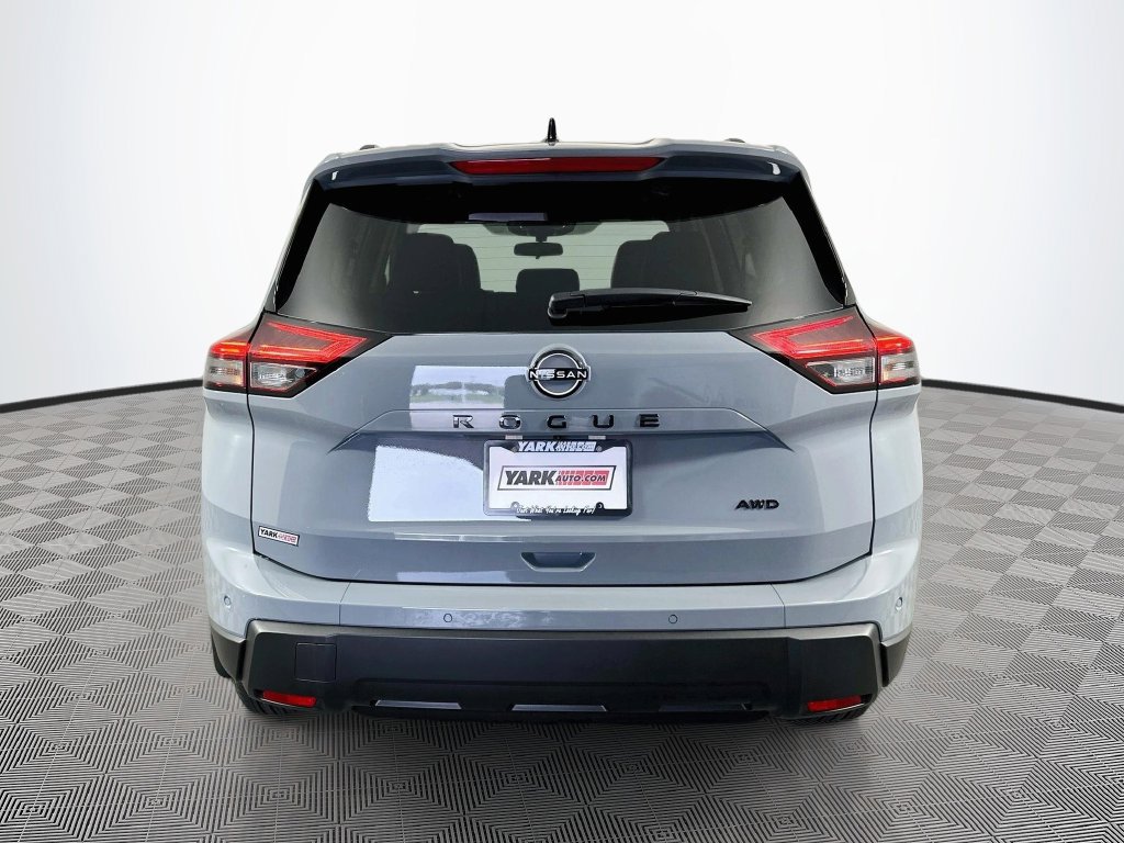 New 2027 Nissan Rogue Dark Armor AWD/4WD image 9