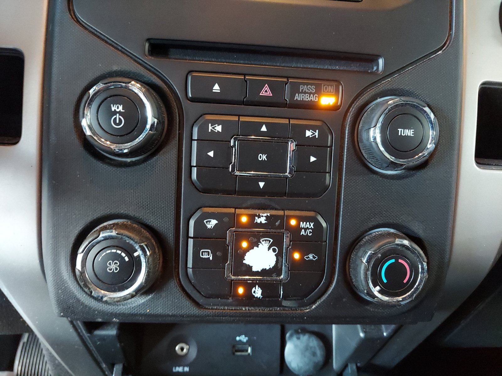 Used 2014 Ford F150 XLT w/ XLT Chrome Package RWD image 15