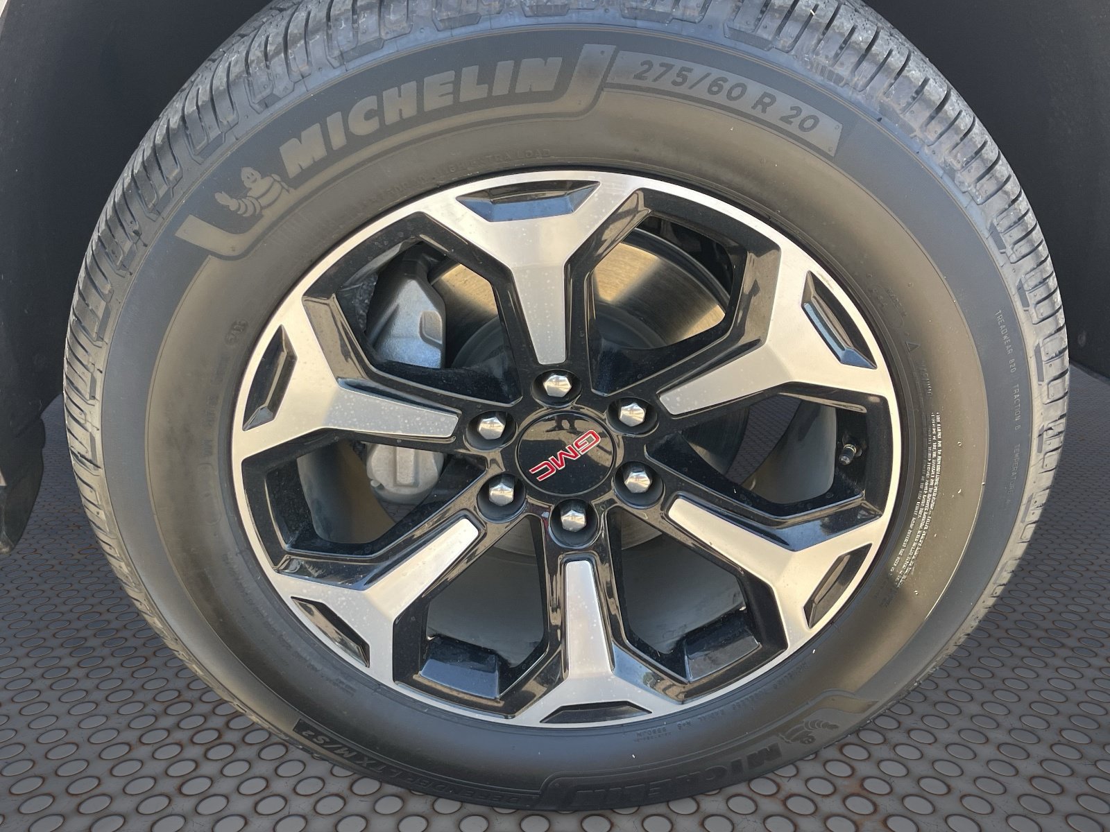 Certified 2025 GMC Yukon AT4 AWD/4WD image 11