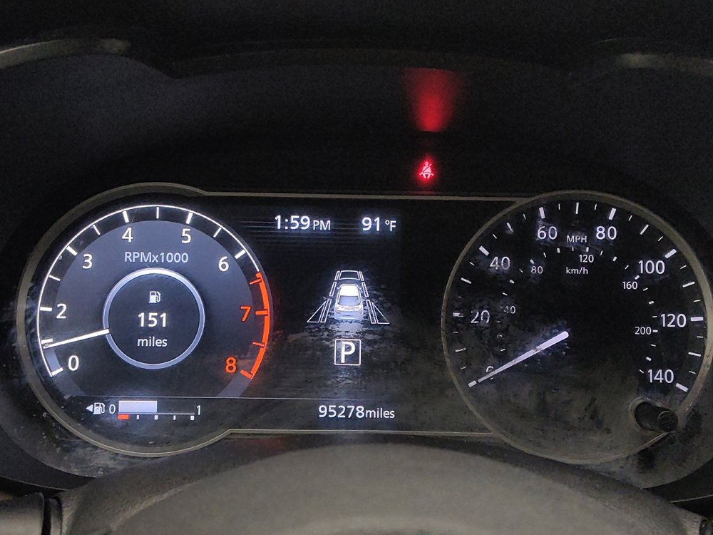 Used 2021 Nissan Versa SV FWD image 23